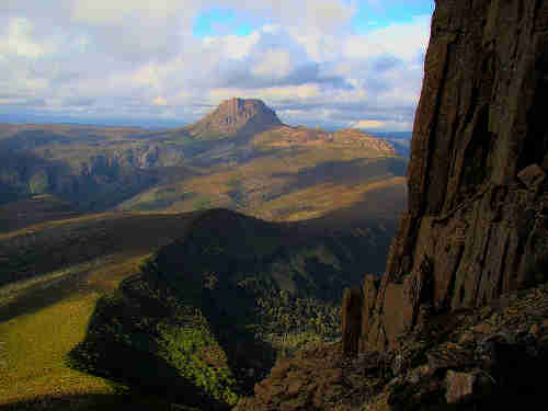 800px_cradle_mountain_seen_from_barn_bluff.jpg - 10,42 kB